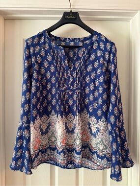 DR2 flowy boho long-sleeve blouse